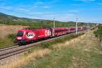 1116 225 mit RJ Garnitur 25  ÖFB , ist mit dem railjet 537 nach Villach unterwegs.