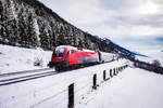 1116 236-1 schiebt den railjet 898 (Linz Hbf - Salzburg - Klagenfurt Hbf), bei Penk talwärts.
Aufgenommen am 2.1.2018.