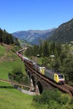 Lomo-Power am Tauern.
189 905 und eine weiter 189 ziehen am 28.08.12 einen Autozug ber das Pyrkershhe Viadukt bei Bad Hofgastein.