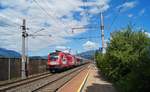 Für den RJX 564 von Flughafen Wien nach Innsbruck war am 05.07.2020 die neue ÖFB-Werbegarnitur zuständig. Kurz vor dem Zugendbahnhof konnte die fotogene 1116.249 mit ihrer Railjetleistung in der damals noch grün bewachsenen Haltestelle Rum bei Innsbruck aufgenommen werden.