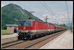 1144 239 + 1144 247 mit Güterzug in Schafenau am 18.05.2004.