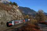 Immer diese blden 86er - Zumindest mal zwei die farblich zueinander passen :  Railpool 186 285 und 186 282, beide im Dienst fr Lokomotion, ziehen am 17.11.12 einen KLV an der Jenbacher Steinwand