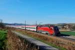 1116 220 mit OEC 765  SUPERFUND  von Innsbruck nach Wien Westbahnhof. Das Foto entstand am 19.11.2009 kurz vor Neulengbach.