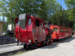 die Zahnraddampflokomotive Z 13 steht im Bahnhof St. Wolfgang bereit um auf den Schafberg zu fahren. Sommer 07