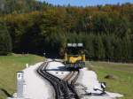 Schafbergbahn, Zugkreuzung mit VZ 31 an der Ausweiche Dorneralpe auf 1.040m; 12.10.2012