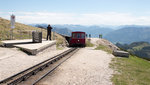 Angekommen.
Ein dieselbespannter Zug der Schafbergbahn erreichte zur Mittagszeit des 26.05.16 die Schafbergspitze.