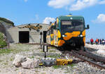 Bergstation der Schneebergbahn 1800 müM. Ein Salamander startet zur Talfahrt nach Puchberg am Schneeberg. Bergbahnhof Hochschneeberg, 18.6.2023