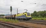 Ein ganz seltener Gast auf der KBS 613 war am 02.07.2011 die 182 581-9 (ES 64 U2-081) mit Kesselwagenzug Richtung Sden. Aufgenommen in Eschwege West.