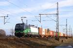 ELL 193 243 mit Containerzug in Dedensen G�mmer, Februar 2017.