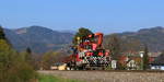 Nebenfahrten sind auf der Graz Köflacher Eisenbahn immer wieder anzutreffen . 
Hier am 28.04.2017 verkehrt DM 100.2 mit einem Wagen des Typs KS zwischen Deutschlandsberg und Frauental Bad Gams. 