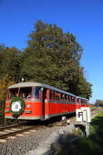 Hoffentlich nicht zum letzten mal befährt VT10.02 die Weiche 1 G in Gasselsdorf die die Anbindung zum letzten Teilstück der Sulmtalbahn bildet. 
Mit dem letzten Sonderzug zu den Feierlichkeiten 110 Jahre Sulmtalbahn und 10 Jahre Freunde der Sulmtalbahn 15.10.2017 