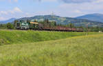 Frische Farbe hat ein Dienstwagen der GKB bekommen.. 
Der dahinter laufende Kesselwagen der als Bremswagen dient rundet das Bild ab . 
G71383 bei Hohlbach am 18.Mai 2018