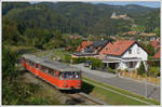 VT 10.02 als SPZ 8521 am 12.9.2018 auf der Leibenfelder Höhe mit Blick auf die Burg Deutschlandsberg. 