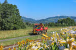 Zwei-Wege Unimog der GKB bei Mäharbeiten im Juni 2019 bei Kresbach.