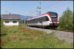 Ein Zug der Linie S61 erreict am 30. April 2024 den Bahnhof St.Martin im Sulmtal Bergla . 