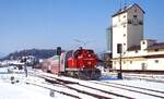 Mit einer Doppelstockwagen-Garnitur fährt die DH 1500.6 im Ferbuar 2004 aus Wies-Eibiswald aus