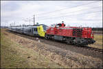 GKB DH 1700.1 erreicht am 6.Februar 2026 die Anschlussbahn Mellach. Am Hacken ein spezieller Gast. 