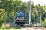 20. Mai 2026 bei Bad Schwanberg . Ein Zug der Linie S6 erreicht soeben die dazugeh�rige Halte und Ladestelle . 