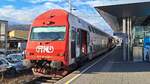Der kunterbunte GKB Doppelstock-Steuerwagen 205, einziger seiner Art dieser anl�sslich des Award  Kulturhauptstadt Graz 2003  solch auff�llig gestaltetes Kunst-Design bekam, und dieses bis heute tr�gt. Aufgenommen im November 2025, als SGP-Gespanne noch in umgekehrter Wagenreihung als S7 unterwegs waren: