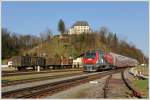 218 256 bei der Einfahrt in den Bahnhof Wies-Eibiswald am 30.3.2011 mit dem als S6 verkehrenden R 4377 von Graz ber Werndorf nach Wies.