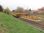 Einer der beiden Schienenkrne die an der Baustelle Lanitzbrcke Neu beteiligt waren bringt den ersten der beiden Vorgefertigten Gleisroste vom Bahnhof Deutschlandsberg zur Baustelle.