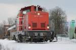 Nach abstellen des Wagens auf Gleis 3 setzt sich die Nebenfahrt wieder richtung Weiche 1G (Anschluss zur GKB ) in Bewegung. Gleinsttten am 21.02.2013