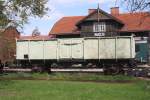 Der ehemalige GKB E 42 45 5005 331-0 auf Rollb�cken am 21.September 2013 im Bf.