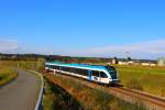 5063.008 rollt hier in den Bahnhof Wettmannstätten ein. Der S-Bahn-Zug der Linie S61 verkehrt auf der Stammstrecke nur bis Wettmannstätten um den reisenden einen Anschluss nach Lieboch und Köflach zu bieten , da seit der Eröffnung des ersten Teilstückes der Koralmbahn, viele Züge über Hengsberg und die Südbahn nach Graz verkehren. An diesem sonnigen Donnerstag Nachmittag ( 25.09.2014) lässt es sich in der Herbstsonne gut aushalten.