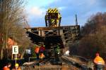 Etwa 400 Meter von der Baustelle entfernt wurde das Brückentragwerk zur Entsorgung abgelegt.