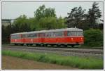 Der ehemalige GKB Triebwgen und heute im Besitz der Steirischen Eisenbahnfreunde (Stef) stehene VT 10.02  mit den beiden Beiwagen VB 10.02 und VB 10.12 als Spz 8436 von Lieboch retour nach Graz am
