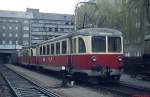 Eine SGP-Garnitur der Linzer Lokalbahn steht Anfang April 1975 abfahrbereit im Linzer Lokalbahnhof