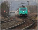 Andi und Carola mit ihrem Kaolinzug 47981 von Antwerpen nach Gratkorn am 25.3.2010 kurz vor der Durchfahrt in Stbing aufgenommen.