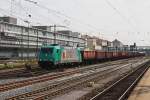 185 608 der LTE mit einem Gterzug am 06.07.2011 in Regensburg Hbf.