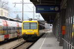 Der ES 10.222 der Montafonerbahn bei der Ausfahrt nach Schruns.