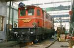 Montafonerbahn (MBS), Lokschuppen Schruns: Frühere ÖBB-Lokomotive 1045.03  Datum: 19.02.1985