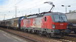 ÖBB-Produktion GmbH, Wien [A] mit  1293 018  [NVR-Nummer: 91 81 1293 018-8 A-ÖBB] mit gemischtem Güterzug bei der Durchfahrt Bf.