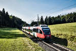 4024 117-6 fährt als S2 4319 (Feldkirchen in Kärnten - Villach Hbf - Rosenbach), bei Schlatten, nahe Rosenbach vorüber.
Aufgenommen am 28.8.2018.