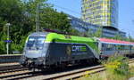 Der ÖBB CAT Taurus  1016 014  [NVR-Nummer: 91 81 1016 014-3 A-ÖBB] mit EC aus Richtung München HBf.