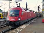 ÖBB 1116 190 und Schwesterlok mit Güterzug in Fulda, 02.04.2025