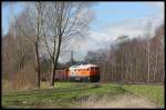 Für den Streckendienst auf der Werkbahn Hasbergen - Georgsmarienhütte werden die Stahl- und Schrottzüge derzeit von der OHE und der DB gefahren. Neuerdings wird erstmals auch eine Ludmilla eingesetzt. Am 24.2.2016 war dies die RTS 230077, die hier gerade mittags den Bahnhof Hasbergen verlassen hat und die ersten Meter auf der Werkbahn in Richtung Stahlwerk unterwegs ist. 