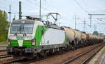 SETG - Salzburger Eisenbahn Transport und Logistik GmbH mit Rpool  193 812   [NVR-Nummer: 91 80 6193 812-5 D-Rpool] und Kesselwagenzug für Kreideschlamm  (leer) am 12.08.19 pausierend im Bahnhof
