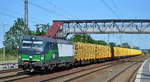 SETG - Salzburger Eisenbahn TransportLogistik GmbH mit der ELL Vectron 193 248  [NVR-Nummer: 91 80 6193 248-2 D-ELOC] und einem Güterzug mit Stammholz Richtung Stendal am 13.06.19 Saarmund Bhf.