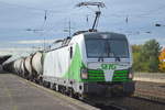 Salzburger Eisenbahn Transport Logistik GmbH, Salzburg [A] mit der ELL Vectron  193 821  [NVR-Nummer: 91 80 6193 821-6 D-ELOC] und einem Ganzzug Knickkesselwagen (Kreideschlamm) nach Personalwechsel Bf. Flughafen Berlin Schönefeld, 17.10.19 Ausfahrt.