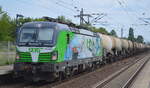 SETG - Salzburger Eisenbahn Transport Logistik GmbH, Salzburg [A] mit der ELL Vectron  193 736  [NVR-Nummer: 91 80 6193 736-6 D-ELOC] und einem Kesselwagenzug (Kreideschlamm) am 13.07.21 Durchfahrt