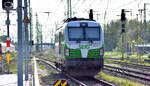 SETG - Salzburger Eisenbahn TransportLogistik GmbH, Salzburg [A] mit der Vectron Dual  248 017  [NVR-Nummer: 90 80 2248 017-6 D-ELOC] abgestellt am 09.05.23 am Rande des Bahnhof Stendal.
