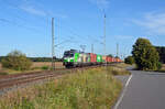 193 204 der SETG führte am 17.09.23 einen aus Hof kommenden Containerzug durch Wittenberg-Labetz Richtung Dessau.