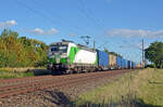 Mit einem Containerzug am Haken rollte der SETG-Vectron 193 812 am 31.08.25 durch Greppin Richtung Dessau.