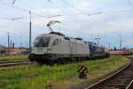 ES 64 U2 - 101  SETG  und 183 500  MGW-Service  mit dem 42699 beim Halt in Freilassing, aufgenommen am 26. Mai 2013.