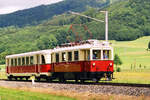 06.Mai 2004, der historische Zug der Salzburger Lokalbahn, gebildet aus den Museumsfahrzeugen ET 6 (MAN 1908) und B 301 (SGP 1950), fährt bei Anthering in Richtung Salzburg.