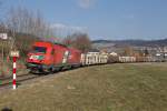 2016.901 mit Güterzug bei Friedberg am 27.02.2015.